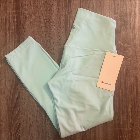 New with tags Lululemon Align high rise crop pant 23” Ideal Mint. Blue. Size 6 - Picture 9 of 13